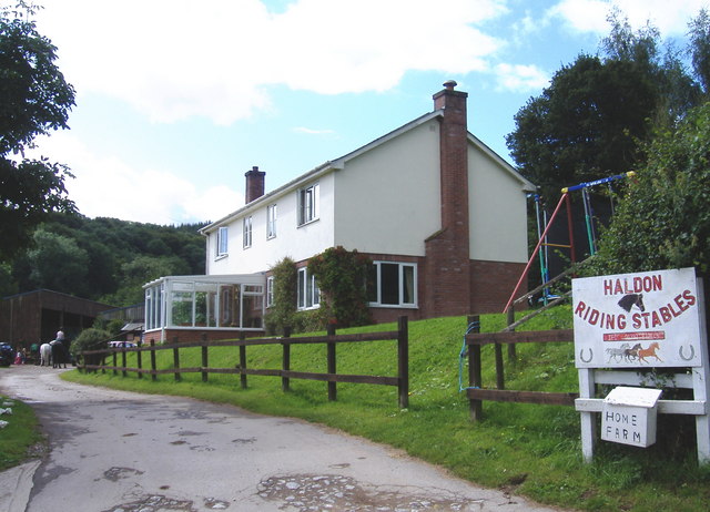 Haldon Riding Stables © Roger Cornfoot Cc By Sa20 Geograph Britain