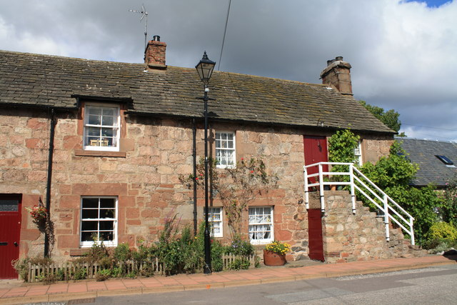 Fettercairn House © Colin Kinnear cc-by-sa/2.0 :: Geograph Britain and ...