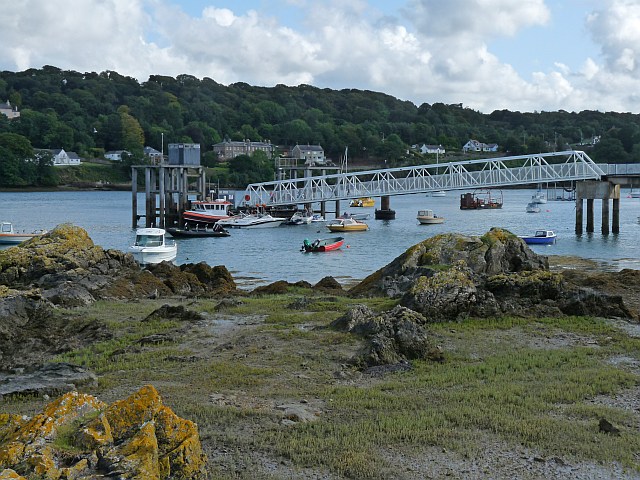 st-george-s-pier-menai-bridge-robin-drayton-cc-by-sa-2-0-geograph