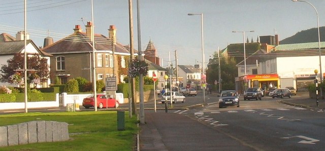 The separation of traffic at the roundabout