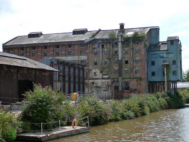 Disused warehouse, Gloucester Docks © Chris Gunns :: Geograph Britain ...