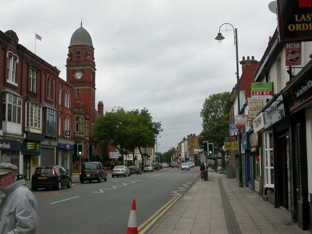 Hyde, town centre © Mike Faherty cc-by-sa/2.0 :: Geograph Britain and ...