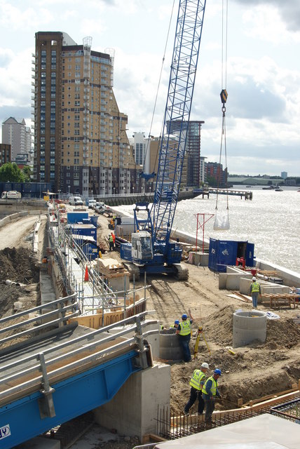 Construction At Canary Wharf © Peter Trimming Geograph Britain And