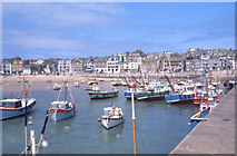 SW5240 : St Ives Harbour by Harold Dilworth Crewdson