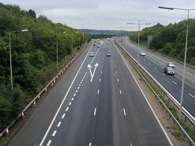 M40 approaching junction 1a (M25) © Shaun Ferguson cc-by-sa/2.0 ...