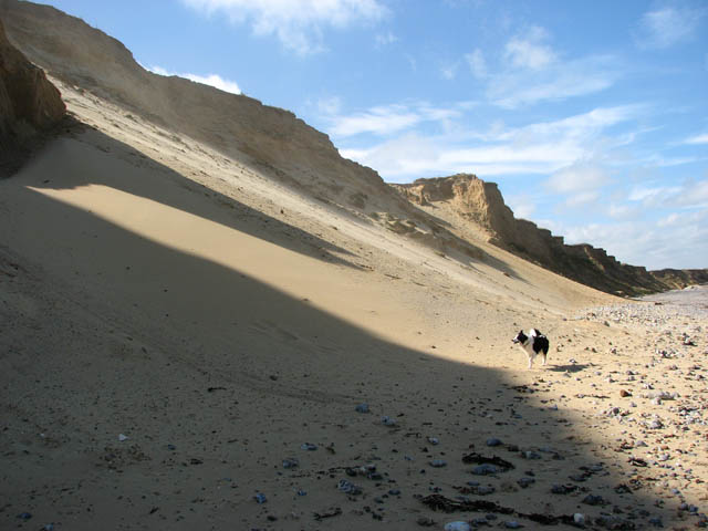 Eroding cliffs at West Runton beach © Evelyn Simak cc-by-sa/2.0 ...