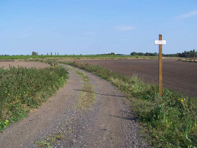 Footpath Near Shenstone © Geoff Pick :: Geograph Britain and Ireland