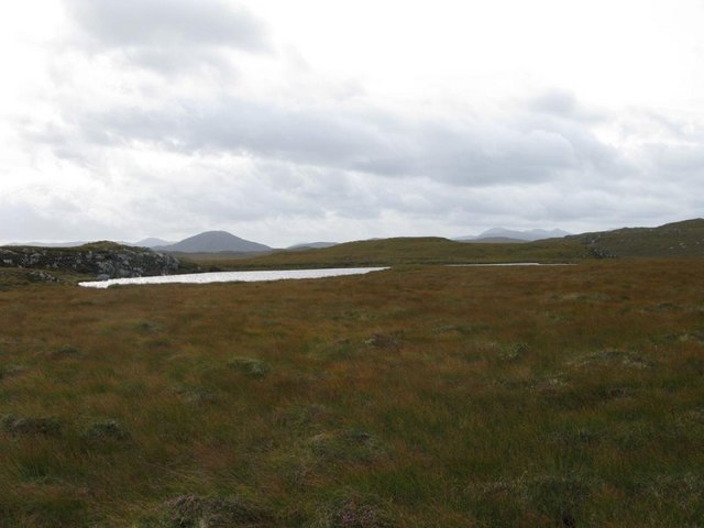 Unnamed loch with Roinebhal behind