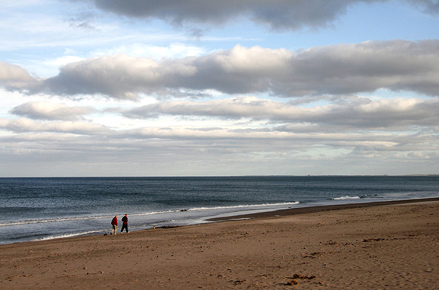 Spittal Beach © Walter Baxter cc-by-sa/2.0 :: Geograph Britain and Ireland