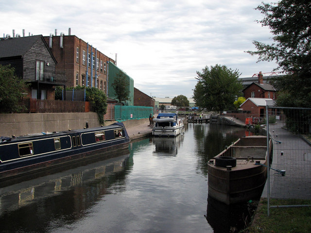 Meadow Lane Lock © John Sutton Cc-by-sa 2.0 :: Geograph Britain And Ireland