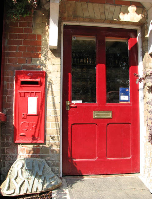 George V postbox