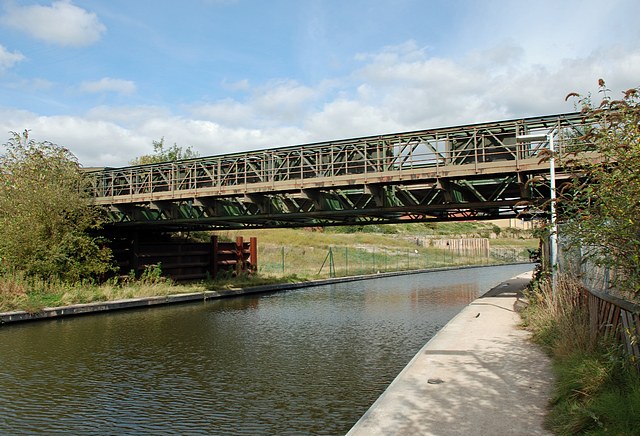 Temporary Bridge © Brian Clift cc-by-sa/2.0 :: Geograph Britain and Ireland