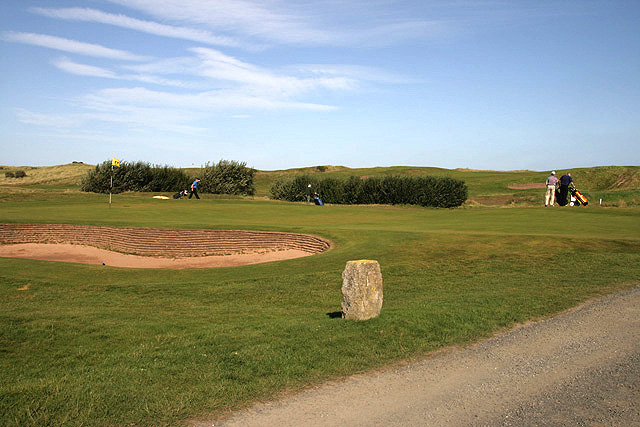 The 17th green at Goswick Golf Course © Walter Baxter :: Geograph ...