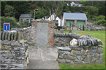 SN0140 : Walled grave plot, Cwm-yr-Eglwys by Pauline E