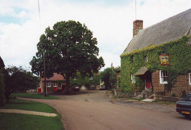 The Bell Inn, Lower Heyford,Oxfordshire © nick macneill :: Geograph ...