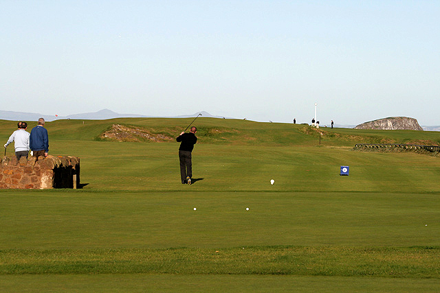 The 1st tee at North Berwick Golf Course © Walter Baxter :: Geograph ...