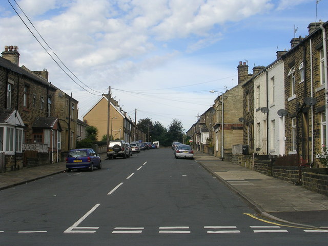 Woodside View - Woodside Road © Betty Longbottom cc-by-sa/2.0 ...