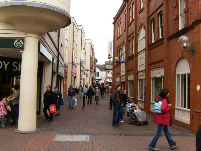 Pedestrian area leading to the Maylord Centre
