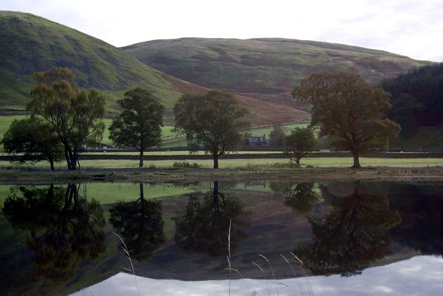 Loch of the Lowes reflection