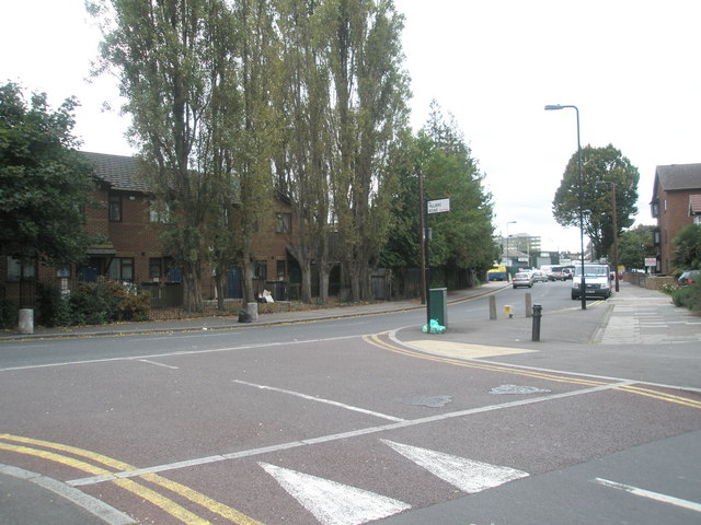 Looking from Villiers Road into Park Avenue