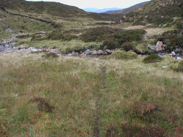 Deer tracks through the meanders of the Allt Glas Choire east of  Meall Buidhe