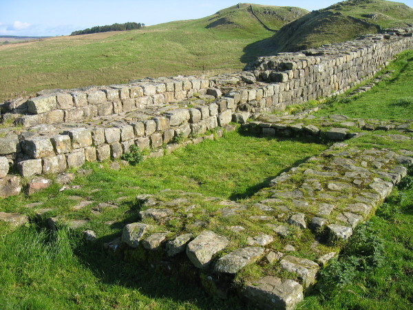 Turret 41A Hadrian's Wall © Les Hull cc-by-sa/2.0 :: Geograph Britain ...