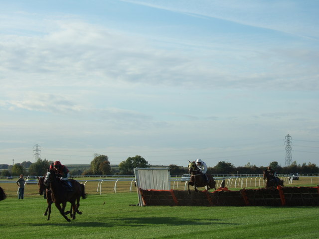 Horse racing at Huntingdon