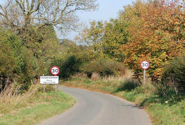 Approaching Hunningham on the lane from Offchurch