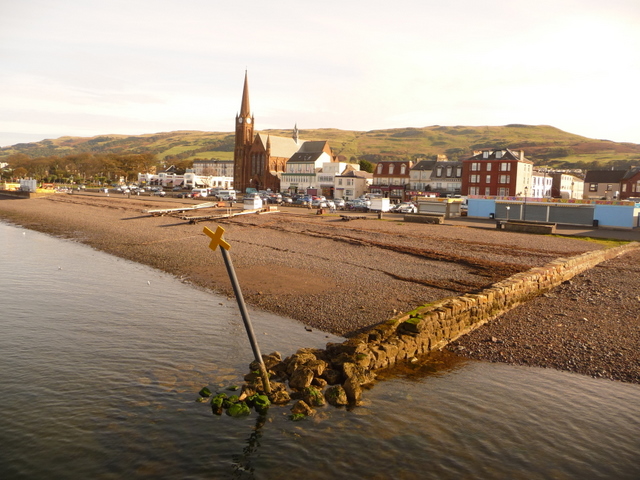 Largs: yellow cross by the harbour