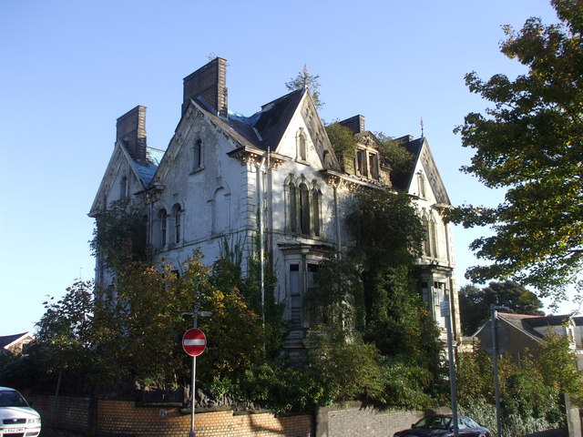 derelict-house-morriston-john-lord-cc-by-sa-2-0-geograph-britain