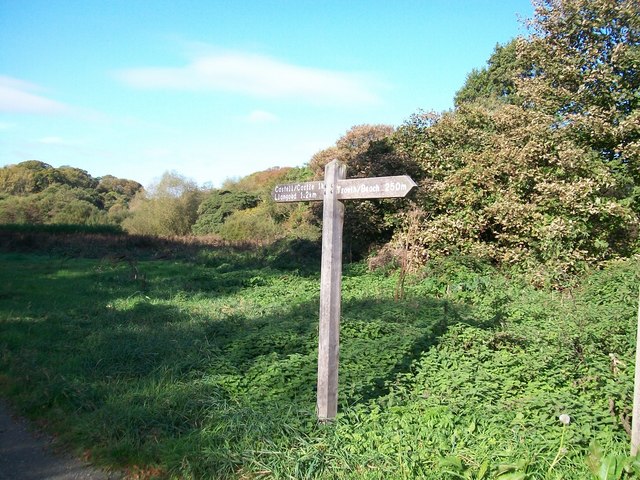Guidepost on the Aberlleiniog Path