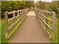 Gillingham: footbridge over the Stour, Hawthorn Avenue