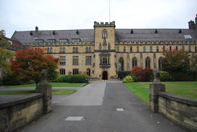 Tonbridge School © N Chadwick cc-by-sa/2.0 :: Geograph Britain and Ireland