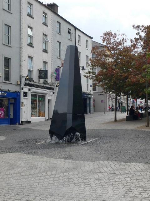 Sculpture on Broad Street, Waterford © Eirian Evans cc-by ...