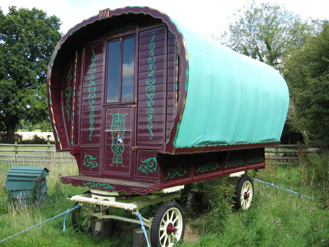 Gypsy Caravan © Peter Whitcomb cc-by-sa/2.0 :: Geograph Britain and Ireland