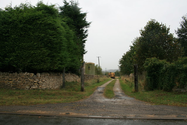Farm track in Chadlington