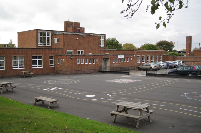 Lillington Primary School © Robin Stott :: Geograph Britain and Ireland