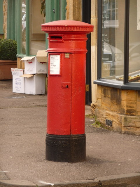 Sherborne: postbox № DT9 2, The Green
