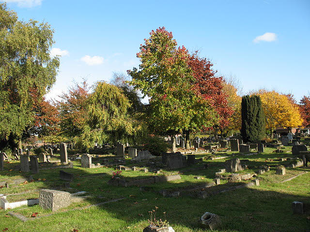 Falconwood Cemetery (2) © Stephen Craven :: Geograph Britain and Ireland