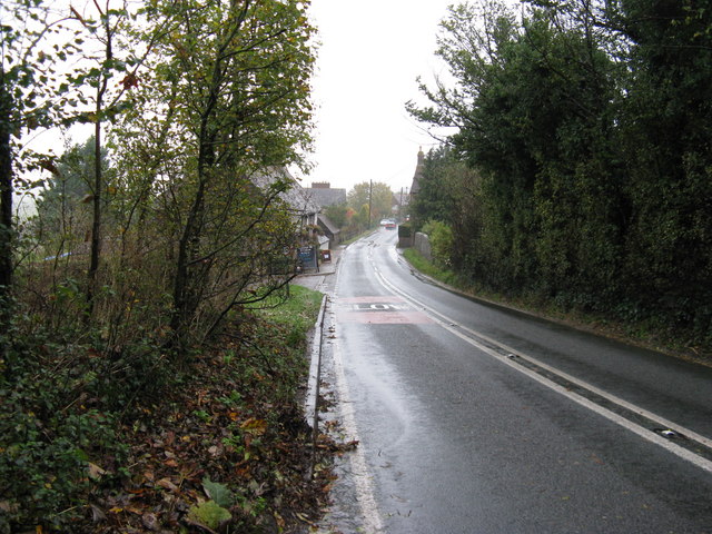 The B2139 entering Houghton