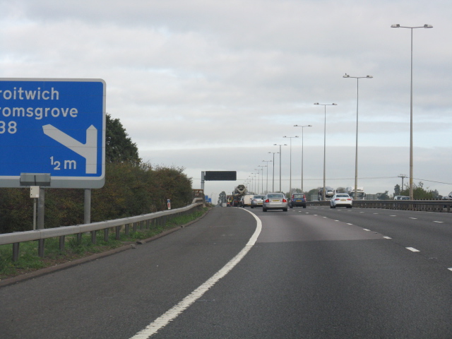 M5 Approaching Junction 5 © Peter Whatley :: Geograph Britain and Ireland