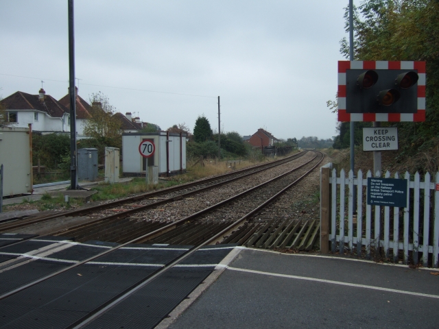 Railway line to London Waterloo © David Smith cc-by-sa/2.0 :: Geograph ...