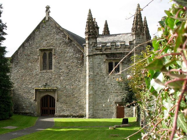 Tavistock, Abbey Chapel Â© Ian James Cox cc-by-sa/2.0 :: Geograph