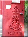 Edward VII postbox, Tankerville Terrace - royal cipher