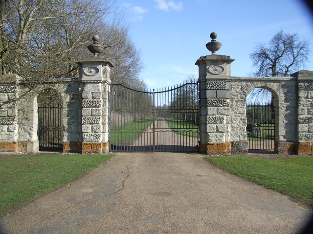 Entrance to Easton Neston Park
