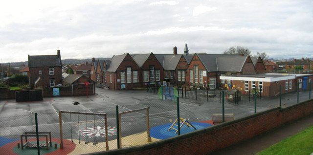 Bill Quay Primary School © Les Hull Geograph Britain And Ireland