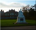 TQ2580 : Queen Victoria Statue by Paul Gillett