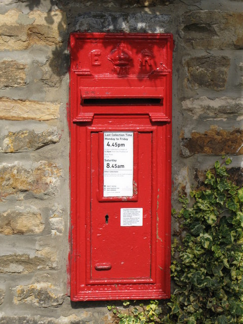 Edward VII postbox, High Street
