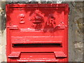 Edward VII postbox, High Street - detail