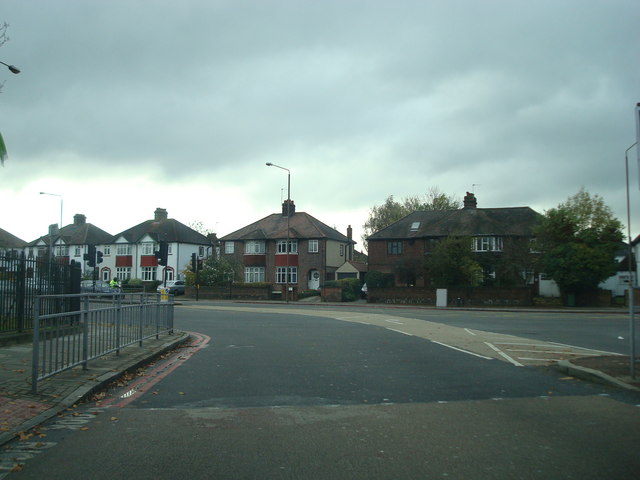 Kidbrooke Park Road, junction with... © Stacey Harris cc-by-sa/2.0 ...